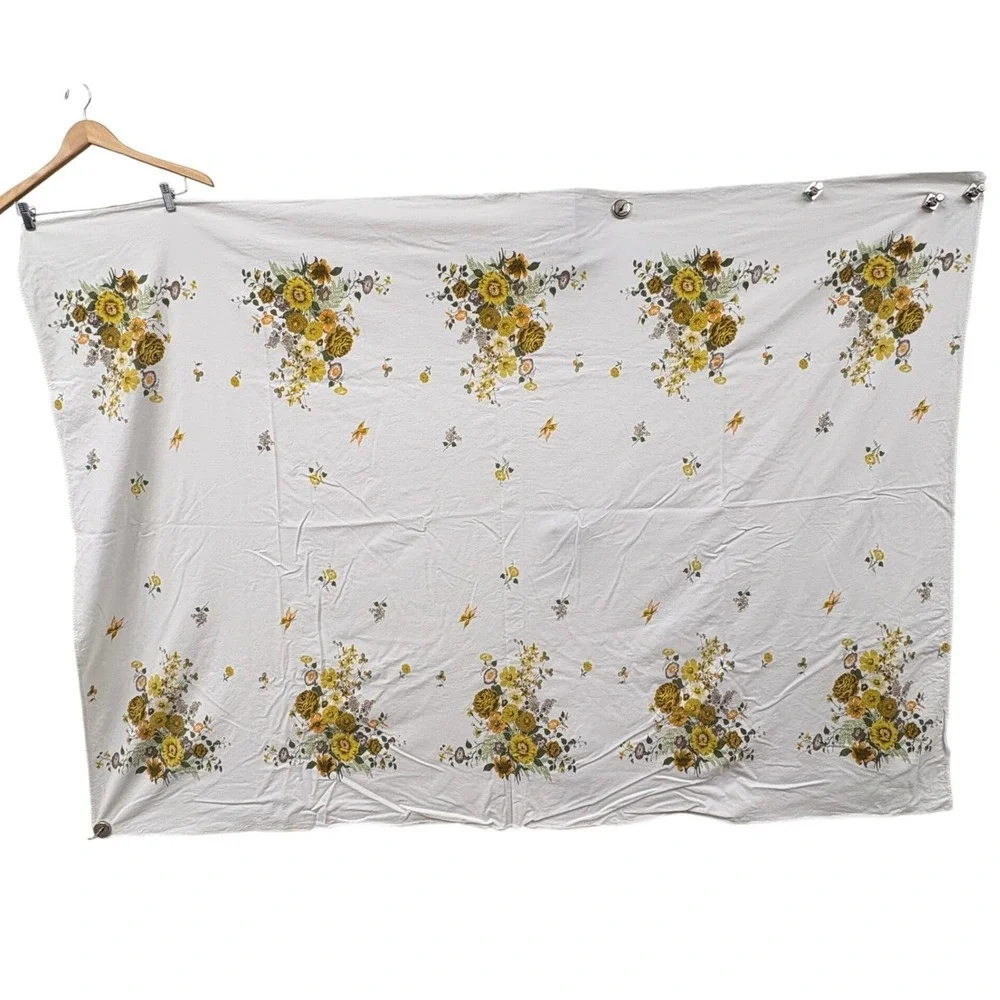 Vintage 70s‎ Floral Tablecloth Yellow Gold Brown Botanical Butterfly 76x52 Rect